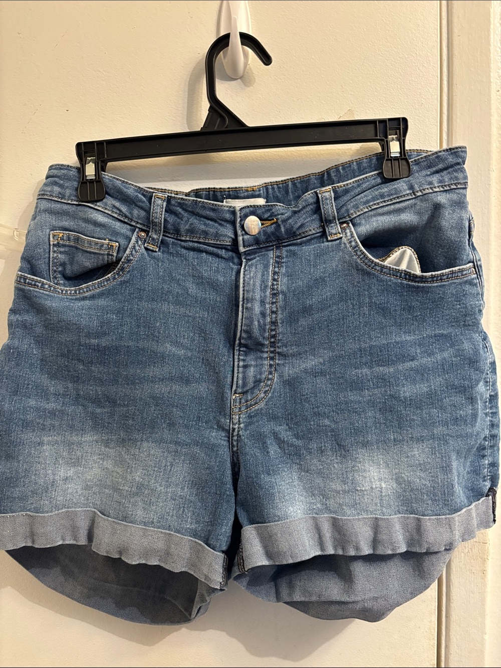 H&M Size 14 Classic Mid-Blue Denim Women’s Shorts